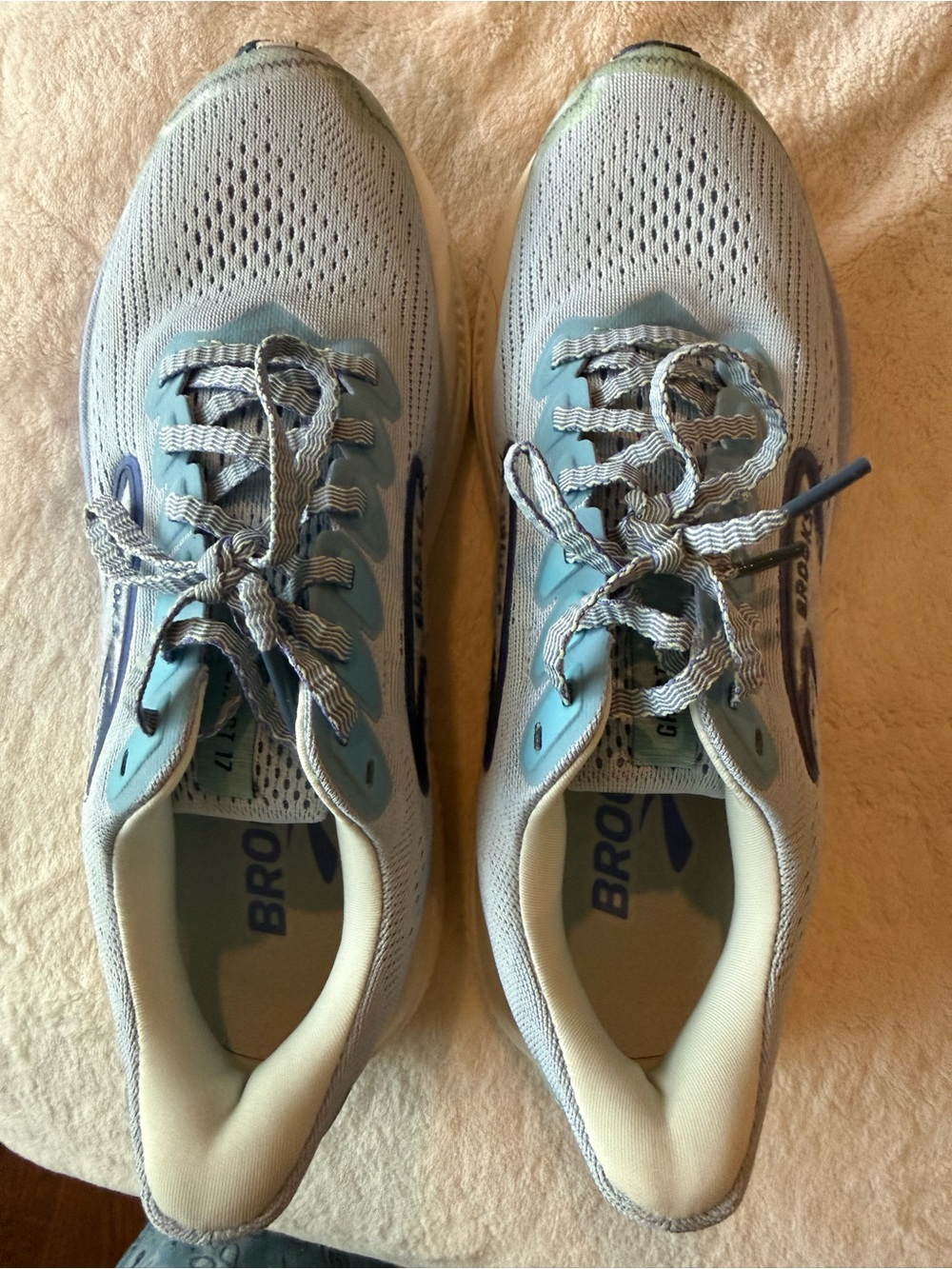 Brooks Women's Ghost 17 tennis shoes - Picture 3 of 4